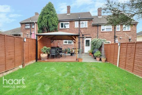 93 Daventry Road, Romford, RM3 7RA