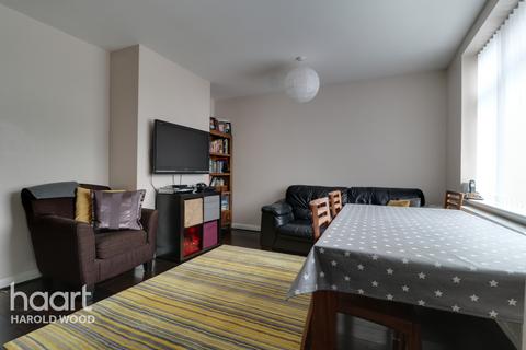 93 Daventry Road, Romford, RM3 7RA