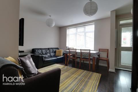 93 Daventry Road, Romford, RM3 7RA