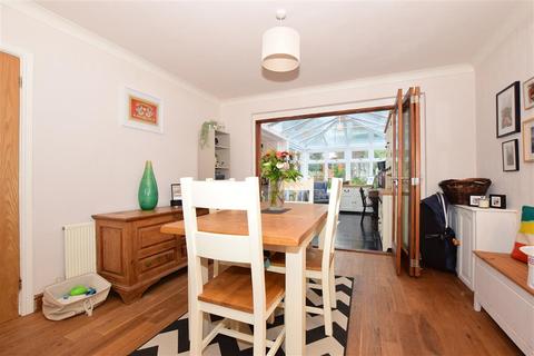 24 Joyes Road, Folkestone, CT19 6NX