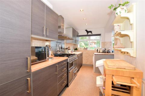 24 Joyes Road, Folkestone, CT19 6NX