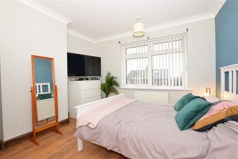 24 Joyes Road, Folkestone, CT19 6NX