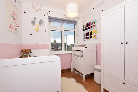 24 Joyes Road, Folkestone, CT19 6NX