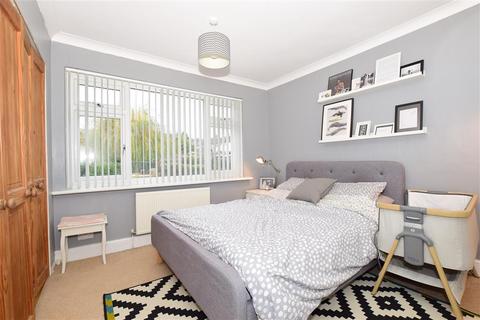24 Joyes Road, Folkestone, CT19 6NX