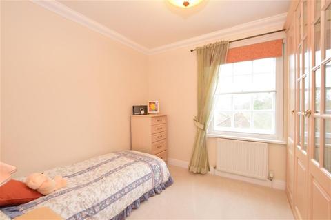 18 Hill Hall, Theydon Mount, Epping, CM16 7QQ