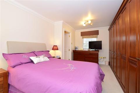18 Hill Hall, Theydon Mount, Epping, CM16 7QQ