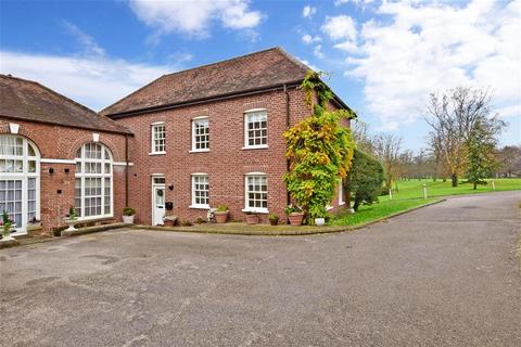 18 Hill Hall, Theydon Mount, Epping, CM16 7QQ