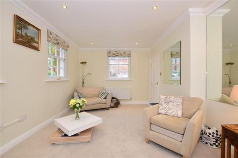 18 Hill Hall, Theydon Mount, Epping, CM16 7QQ