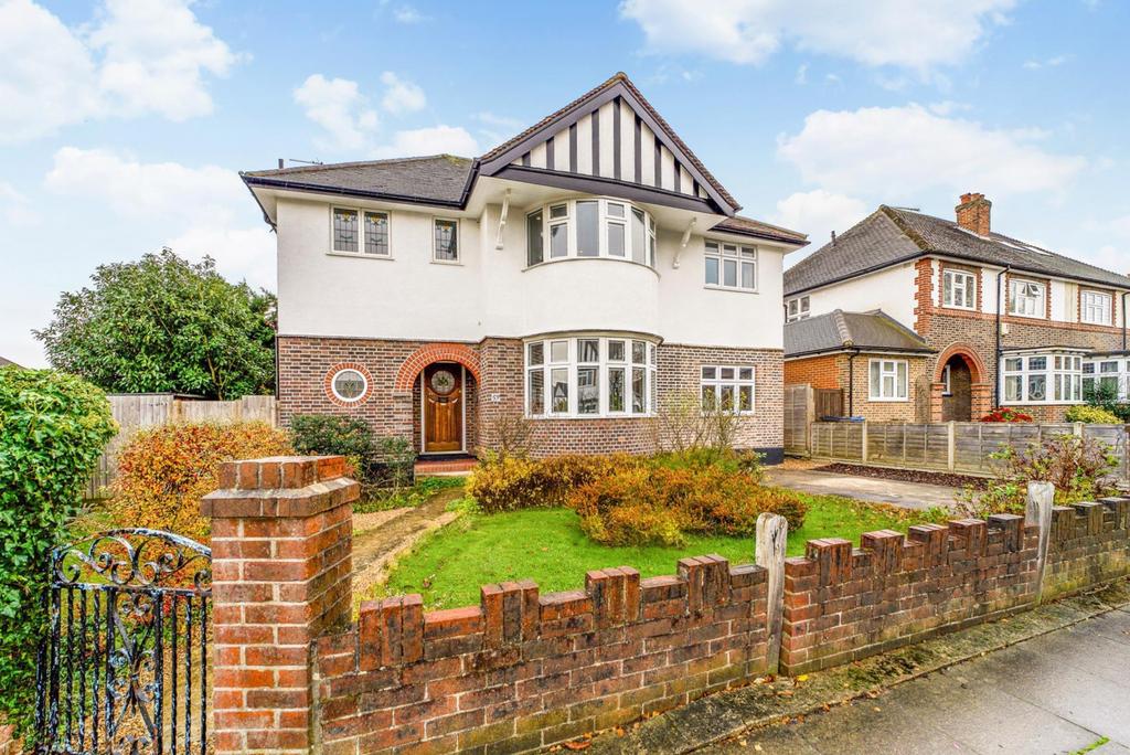 Bodley Road, New Malden, KT3 4 bed detached house £1,100,000