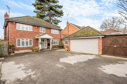 68b Staines Road, Wraysbury, Staines-upon-thames, TW19 5BS