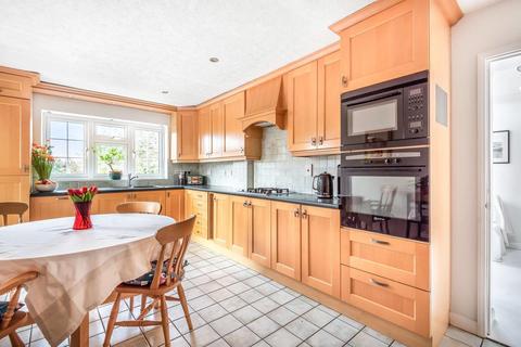68b Staines Road, Wraysbury, Staines-upon-thames, TW19 5BS