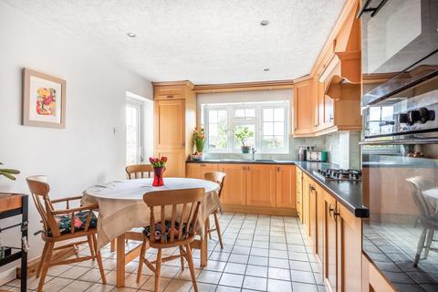 68b Staines Road, Wraysbury, Staines-upon-thames, TW19 5BS