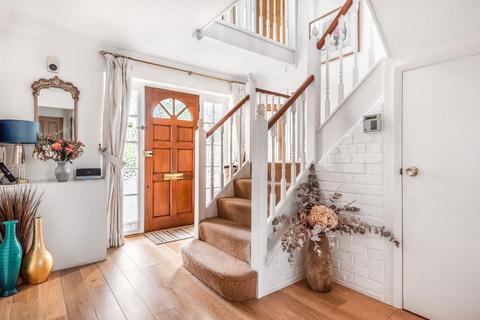 68b Staines Road, Wraysbury, Staines-upon-thames, TW19 5BS
