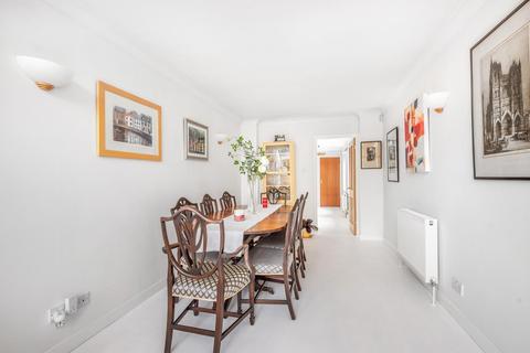 68b Staines Road, Wraysbury, Staines-upon-thames, TW19 5BS