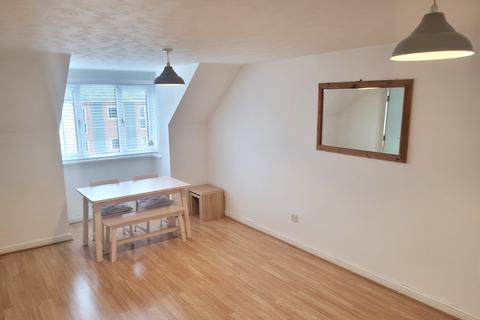 2 bedroom flat to rent, High Street North, Dunstable, LU6