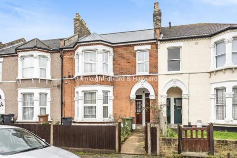 4b Birkhall Road, London, SE6 1TE