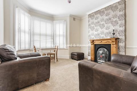 4b Birkhall Road, London, SE6 1TE