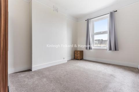 4b Birkhall Road, London, SE6 1TE