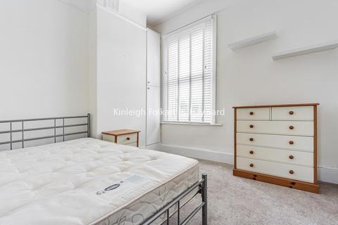 4b Birkhall Road, London, SE6 1TE