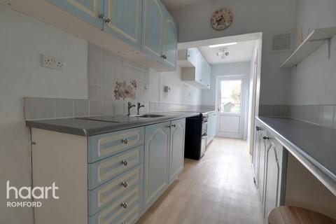 4 Alan Gardens, Romford, RM7 0HD