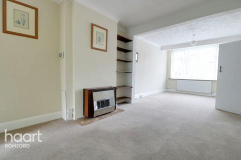 4 Alan Gardens, Romford, RM7 0HD