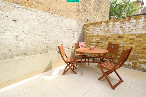 2 bedroom ground floor flat to rent, Thorparch Road, London, SW8 4RS