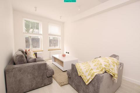 2 bedroom ground floor flat to rent, Thorparch Road, London, SW8 4RS