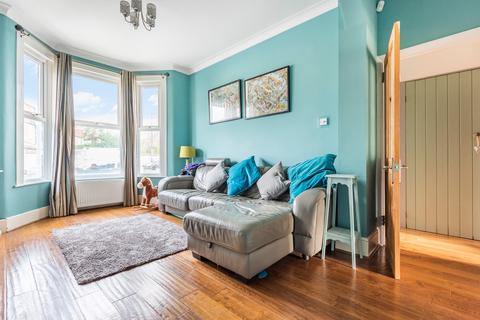 2 Dumbreck Road, London, SE9 1XG
