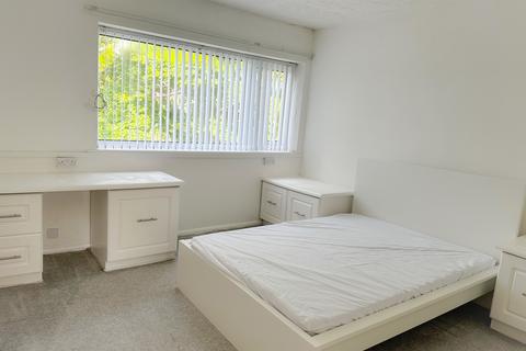 2 bedroom apartment to rent, Park View Court, Roundhay, Leeds, LS8 1BS