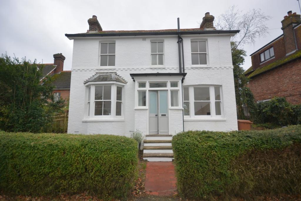 Barden Road, Speldhurst 4 bed detached house £1,950 pcm (£450 pw)