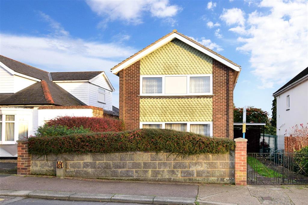 Elaine Avenue, Strood, Rochester, Kent 3 bed detached house £325,000