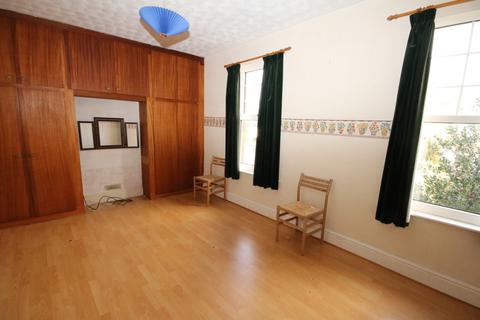 8 Altcar Road, Formby, Liverpool, L37 8DT