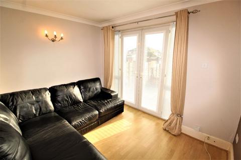 3 bedroom semi-detached house to rent, Buttermere Road, Farnworth, Bolton