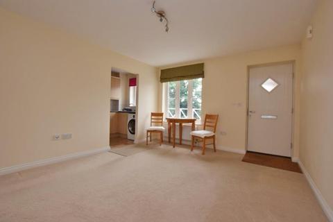 2 bedroom flat to rent - South Street, Pennington, Lymington, Hampshire, SO41