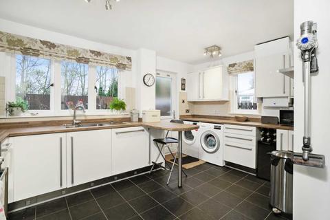 32 Torbracken, Howwood, Johnstone, PA9 1DY