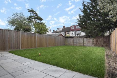 12 Meadow Close, London, SW20 9JB