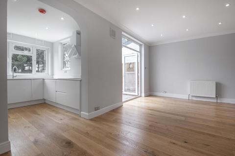 12 Meadow Close, London, SW20 9JB