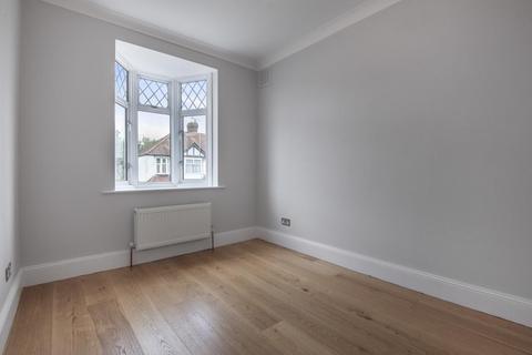 12 Meadow Close, London, SW20 9JB