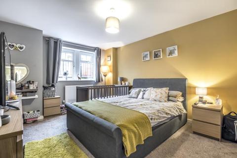 2 bedroom apartment to rent - EPSOM COURT, HARROGATE, HG1 3BR