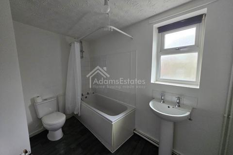 1 bedroom flat to rent, Lees Hall Road, Dewsbury