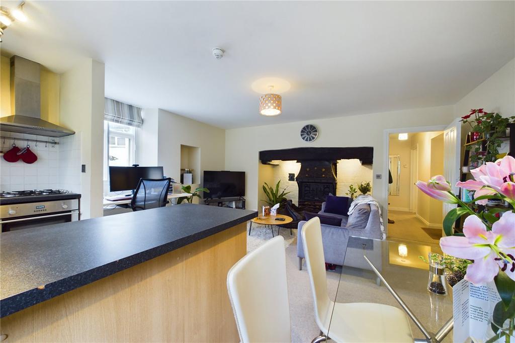 Living/ Kitchen Area