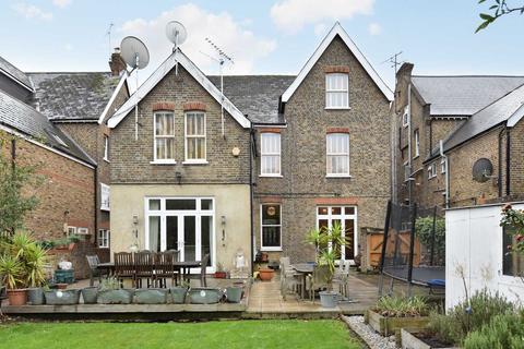 30 Mattock Lane, London, W5 5BH