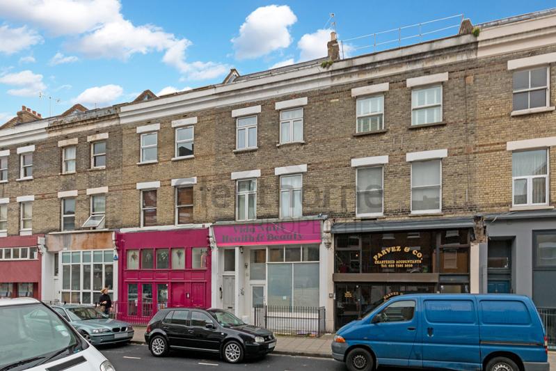 22 Greyhound Road, Hammersmith, London W6 2 bed flat to rent £1,300