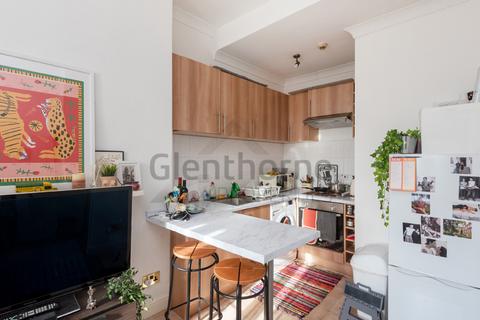 2 bedroom flat to rent, 22 Greyhound Road, Hammersmith, London W6