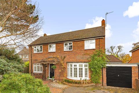 Helford Evelyn Way, Stoke Dabernon, Cobham, KT11 2SJ
