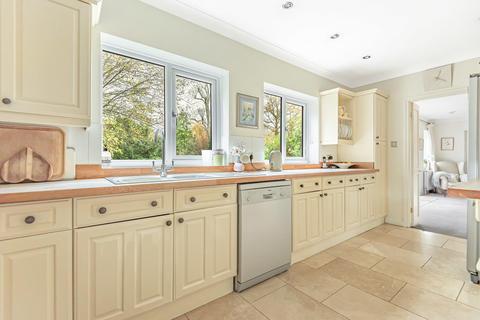 Helford Evelyn Way, Stoke Dabernon, Cobham, KT11 2SJ