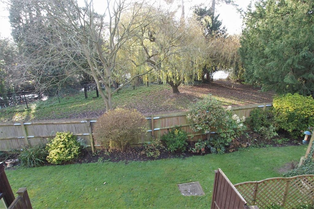 Lakeside, Ewell Court Avenue, Ewell, KT19 2 bed retirement property £