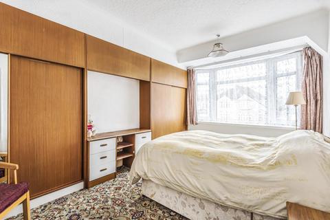 5 Leysdown Road, London, SE9 3LY