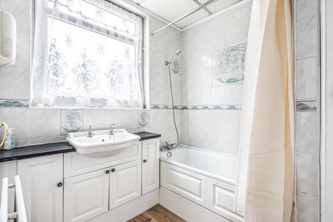5 Leysdown Road, London, SE9 3LY