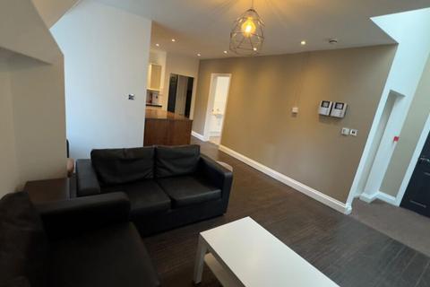 4 bedroom apartment to rent, St Johns House, Merrion Street, Leeds, LS2 8JE